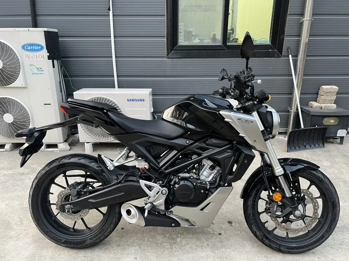 19년식 혼다 CB 125 R 블랙 판매